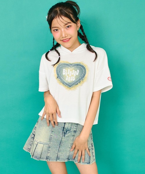 ANAP GｉRL（アナップガール）の「デニム ハート ワッペン ミニ裏毛 クロップド フーディー（パーカー・キッズ・ホワイト/ベージュ/ブラック・XS/S/M）」の13枚目の写真