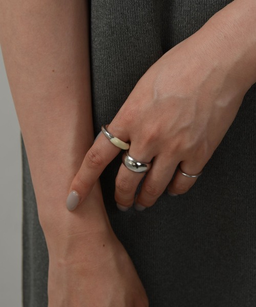 lawgy(ラウジー)の「various shapes set ring / バリアスシェープセットリング(リング・レディース・ブラック×シルバー/ブラック×ゴールド/ホワイト×シルバー/ホワイト×ゴールド・FREE)」の1枚目の写真