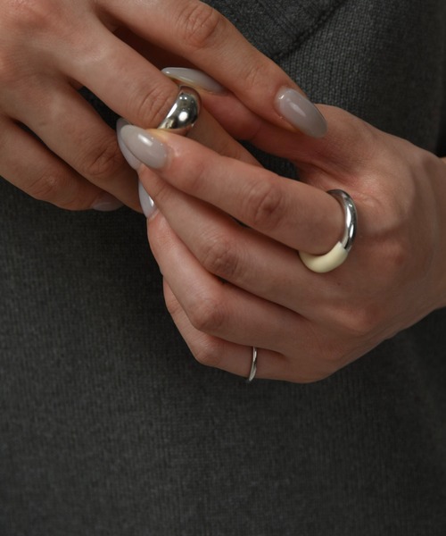 lawgy(ラウジー)の「various shapes set ring / バリアスシェープセットリング(リング・レディース・ブラック×シルバー/ブラック×ゴールド/ホワイト×シルバー/ホワイト×ゴールド・FREE)」の6枚目の写真