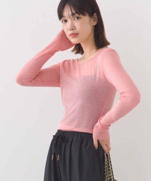 OMNES（オムネス）の「リブシアークルーネック長袖トップスカットソー（Tシャツ/カットソー・レディース・ホワイト/ピンク/レッド/ブラック/グレー・FREE）」の4枚目の写真