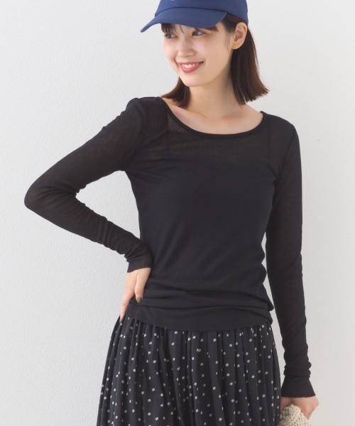 OMNES（オムネス）の「リブシアークルーネック長袖トップスカットソー（Tシャツ/カットソー・レディース・ホワイト/ピンク/レッド/ブラック/グレー・FREE）」の3枚目の写真