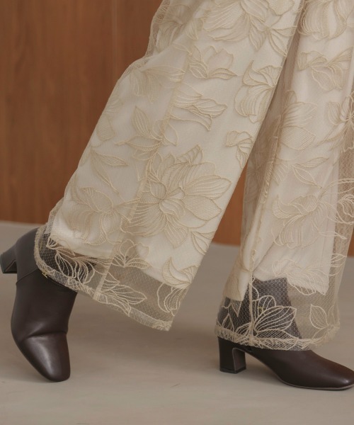 Bou Jeloud（ブージュルード）の「フラワーチュールモチーフパンツ（その他パンツ・レディース・ベージュ/ブラック・38）」の4枚目の写真