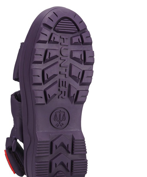 セール】ユニセックス シティ リベル パフド クロスオーバー サンダル