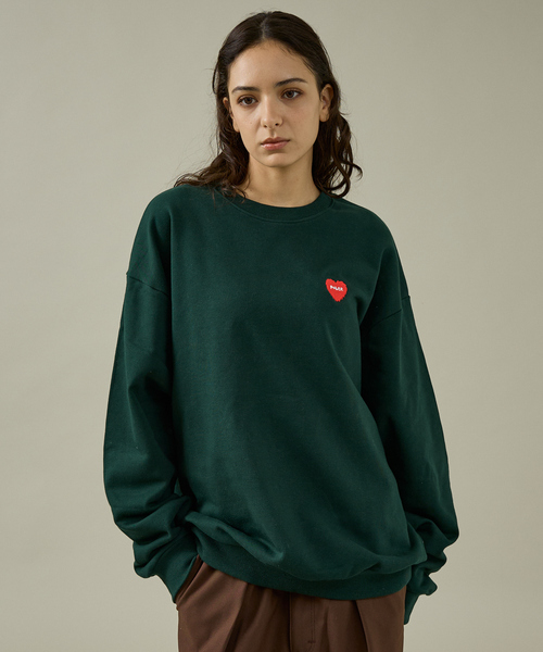 POLeR(ポーラー)の「【POLER / ポーラー】HEART LOGO EMBROIDERY CREW/ハートロゴ刺繍 クルーネックスウェット/ユニセックス(スウェット・メンズ・ブラック/グレー/グリーン・M/L)」の3枚目の写真