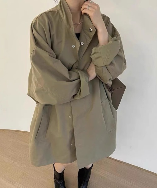 cammie(キャミー)の「ボリュームスリーブスタンドネックロングジャケット(その他アウター・レディース・ブラック/カーキ・L/M)」の1枚目の写真