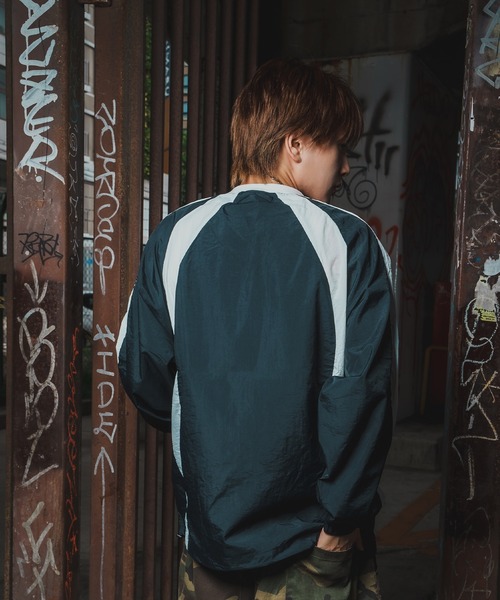 improves（インプローブス）の「ナイロン Vネック プルオーバー（Tシャツ/カットソー・メンズ・ブラック/ホワイト/ネイビー・LARGE/MEDIUM）」の8枚目の写真