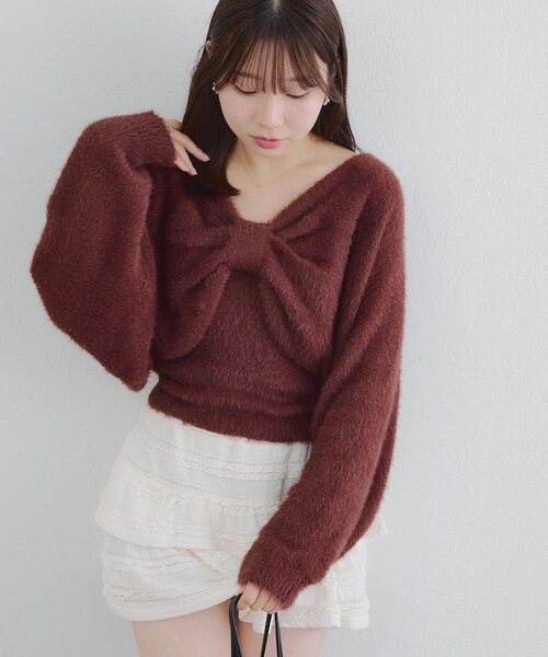 continuer de NICE CLAUP(コンティニューデナイスクラップ)の「リボン+キャミセットニット(ニット/セーター・レディース・オフホワイト/ブルー/ブラウン/ピンク/ブラック・FREE)」の4枚目の写真