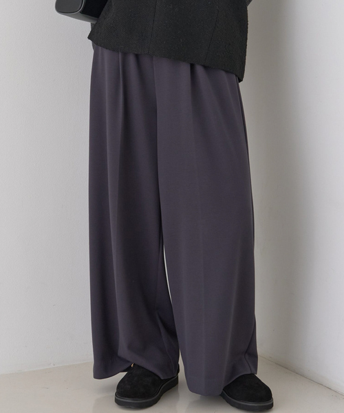 Rouge vif(ルージュヴィフ)の「【人気追加】ストレッチダンボールタックワイドパンツ(その他パンツ・レディース・チャコールグレー/ブラック/ブラック系その他/ブラウン・38/36)」の3枚目の写真