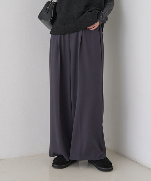 Rouge vif(ルージュヴィフ)の「【人気追加】ストレッチダンボールタックワイドパンツ(その他パンツ・レディース・チャコールグレー/ブラック/ブラック系その他/ブラウン・38/36)」の17枚目の写真