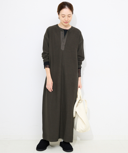 SLOBE IENA(スローブイエナ)の「テレコヘンリーネックカットワンピース(ワンピース・レディース・ライトグレー/ベージュ・FREE)」の7枚目の写真