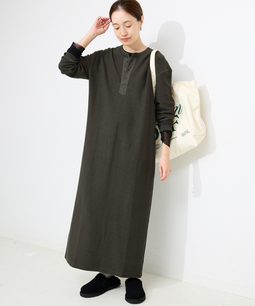 SLOBE IENA(スローブイエナ)の「テレコヘンリーネックカットワンピース(ワンピース・レディース・ライトグレー/ベージュ・FREE)」の9枚目の写真