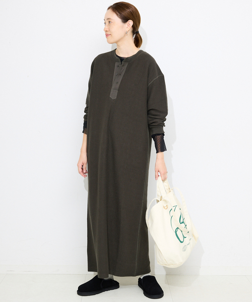 SLOBE IENA(スローブイエナ)の「テレコヘンリーネックカットワンピース(ワンピース・レディース・ライトグレー/ベージュ・FREE)」の10枚目の写真