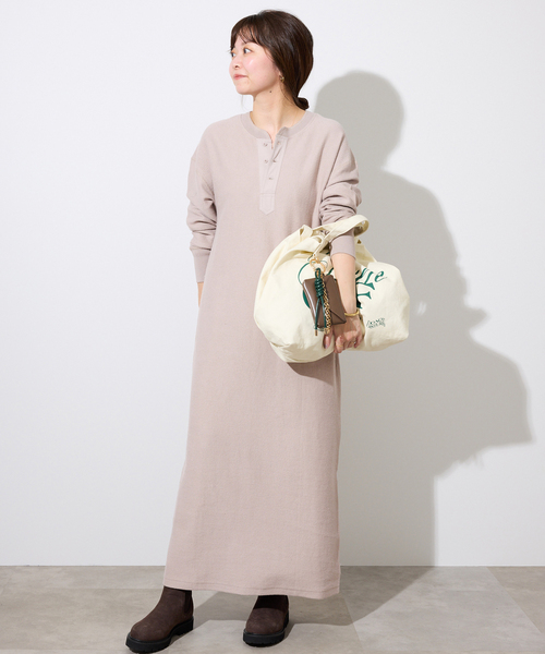 SLOBE IENA(スローブイエナ)の「テレコヘンリーネックカットワンピース(ワンピース・レディース・ライトグレー/ベージュ・FREE)」の19枚目の写真
