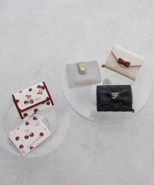 Maison de FLEUR（メゾンドフルール）の「配色ビジューフラグメントケース（パスケース・レディース・サックスブルー/ブラック/ピンク・FREE）」の7枚目の写真