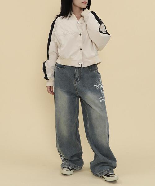 WOND(ウォンド)の「WOND/グラフィックストレートデニム(デニムパンツ・レディース・インディゴブルー・SMALL/MEDIUM)」の2枚目の写真