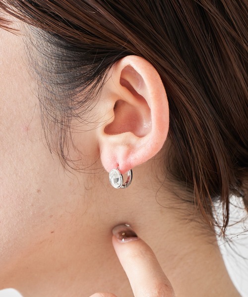 PAPILLONNER(パピヨネ)の「クリアストーンピアス(ピアス(両耳用)・レディース・シルバー/ゴールド・FREE)」の3枚目の写真