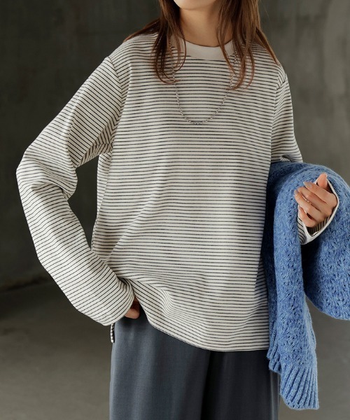 HUG.U(ハグユー)の「ボーダーカットソー(Tシャツ/カットソー・レディース・ネイビー/ブラウン/ホワイト/ブラック/グレー・FREE)」の2枚目の写真