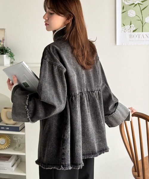 classicalelf（クラシカルエルフ）の「《daaco×クラシカルエルフコラボ》フリンジ×デニムの最強コンビ！綿100％ペプラムノーカラーデニムジャケット（デニムジャケット・レディース・ブルー/ブラック/インディゴブルー・SMALL/MEDIUM/X-LARGE/LARGE）」の14枚目の写真