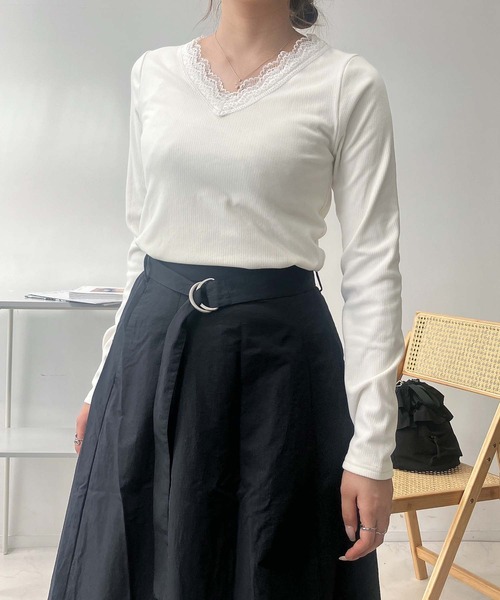 AS KNOW AS plus(アズノゥアズプラス)の「♪CICA配合 アソートデザインプルオーバー(Vネック.ハイネック)(Tシャツ/カットソー・レディース・ブラック系/ホワイト系/ブラック/オフホワイト・FREE)」の7枚目の写真