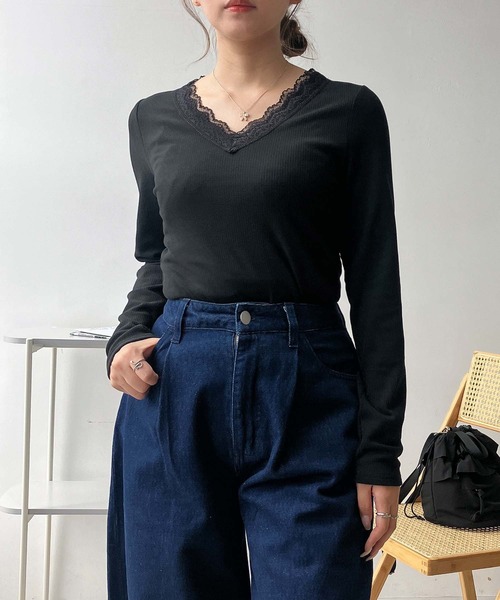AS KNOW AS plus(アズノゥアズプラス)の「♪CICA配合 アソートデザインプルオーバー(Vネック.ハイネック)(Tシャツ/カットソー・レディース・ブラック系/ホワイト系/ブラック/オフホワイト・FREE)」の12枚目の写真