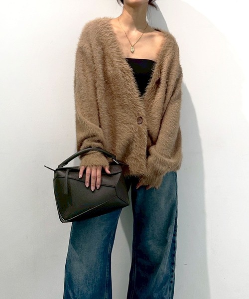 Reurie'(レウリィ)の「シャギーカーディガン (chihiro select) / オーバーサイズ Vネック ニット ふわふわ 起毛 大人カジュアル ノームコア 韓国(スウェット・レディース・グレー/ベージュ/ホワイト・FREE)」の7枚目の写真