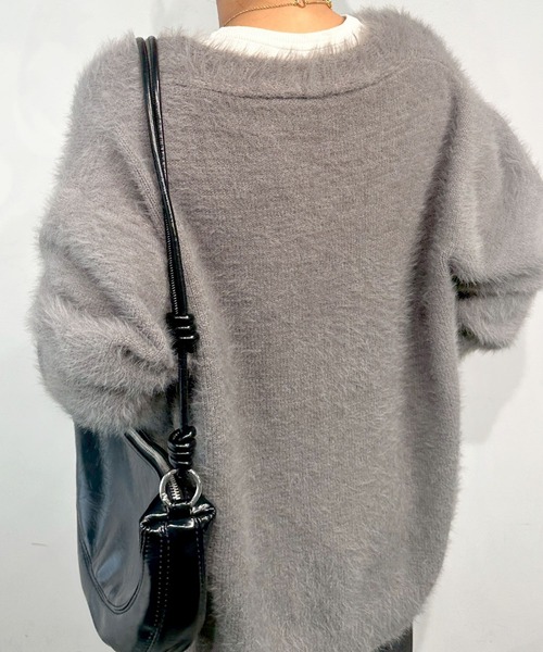 Reurie'(レウリィ)の「シャギーカーディガン (chihiro select) / オーバーサイズ Vネック ニット ふわふわ 起毛 大人カジュアル ノームコア 韓国(スウェット・レディース・グレー/ベージュ/ホワイト・FREE)」の15枚目の写真