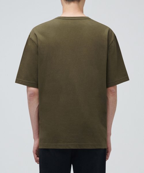 MUSINSA STANDARD（ムシンサスタンダード）の「リラックスフィットクルーネックTシャツ[オリーブ]（Tシャツ/カットソー・メンズ・その他・SMALL/MEDIUM）」の2枚目の写真