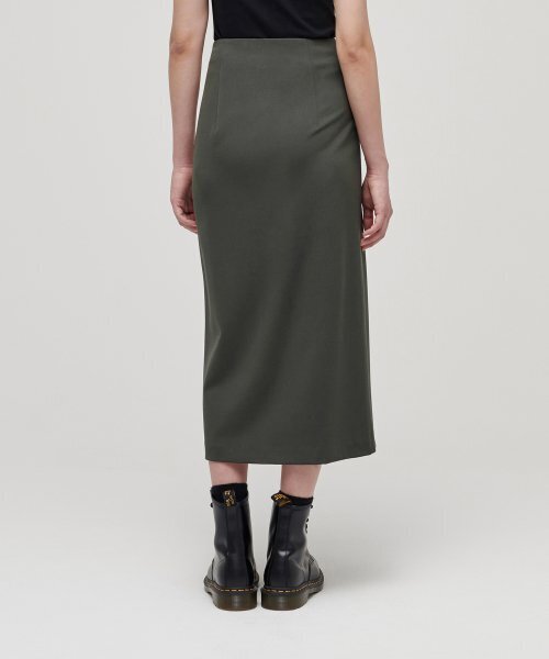 MUSINSA STANDARD WOMAN(ムシンサスタンダードウーマン)の「レディースハイウエストスリットロングスカート【ダスティカーキ】(スカート・レディース・その他・SMALL/MEDIUM/LARGE/X-SMALL)」の2枚目の写真