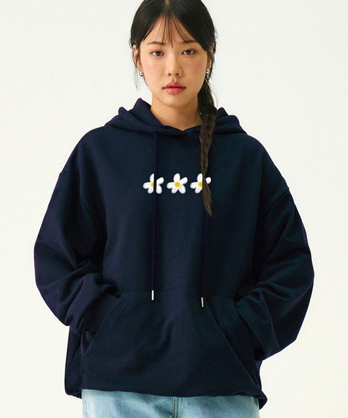 GRAVER（グレーバー）の「[ユニセックス]3ペインティングフラワースマイルフードパーカー_ネイビー（パーカー・レディース・ネイビー・SMALL/MEDIUM/LARGE/X-LARGE）」の2枚目の写真