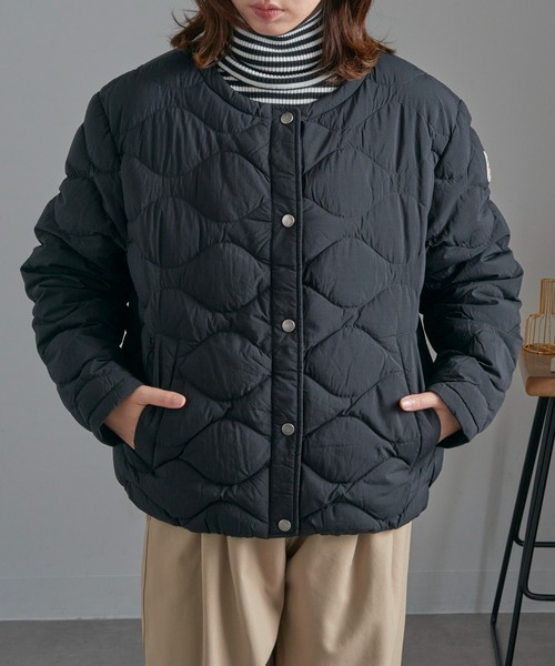 Pyrenex(ピレネックス)の「【Pyrenex】NACRE ノーカラーキルティングダウンジャケットHWY012P(ダウンジャケット/コート・レディース・ブラック/アイボリー・34/36/38/40)」の5枚目の写真