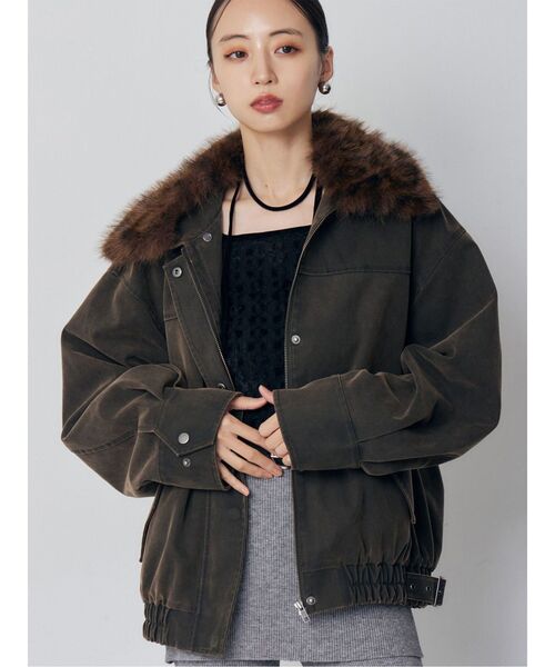 MURUA(ムルーア)の「2WAYカラーフェイクレザーブルゾン(ブルゾン・レディース・ブラウン/ブラック・FREE)」の2枚目の写真