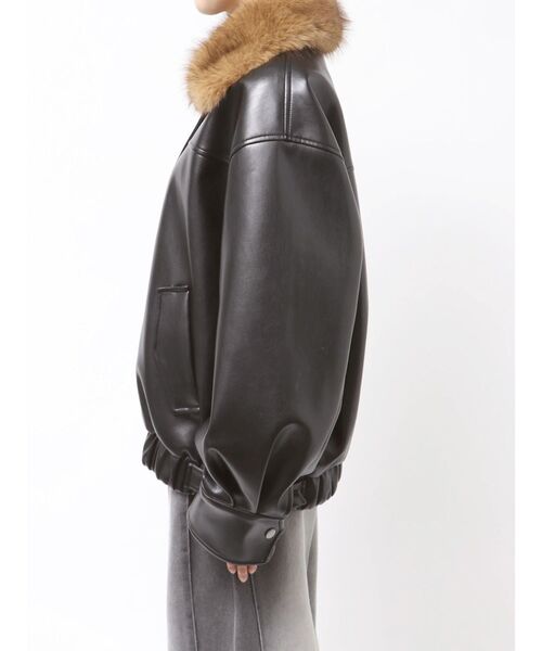 MURUA(ムルーア)の「2WAYカラーフェイクレザーブルゾン(ブルゾン・レディース・ブラウン/ブラック・FREE)」の20枚目の写真