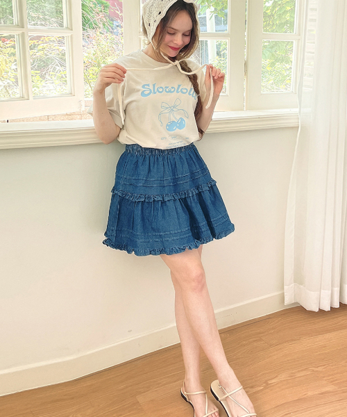 SLOWLOLLI(スローローリ)の「Frill denim mini skirt(スカート・レディース・インディゴブルー・FREE)」の2枚目の写真