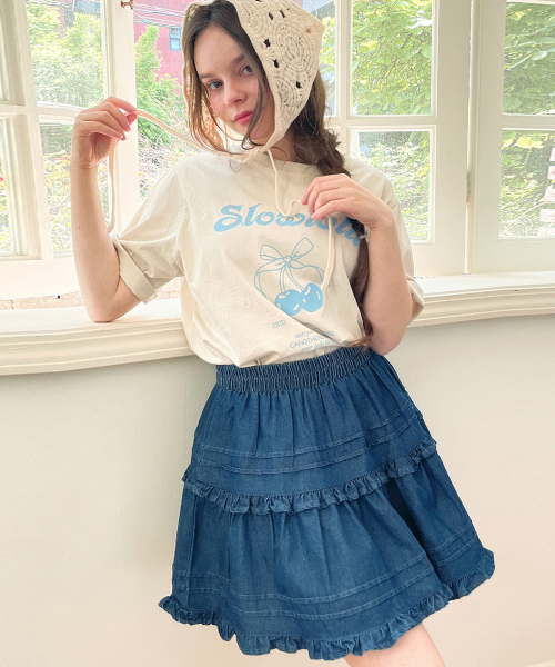SLOWLOLLI(スローローリ)の「Frill denim mini skirt(スカート・レディース・インディゴブルー・FREE)」の4枚目の写真