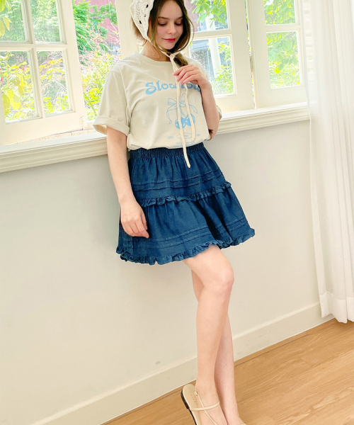 SLOWLOLLI(スローローリ)の「Frill denim mini skirt(スカート・レディース・インディゴブルー・FREE)」の5枚目の写真