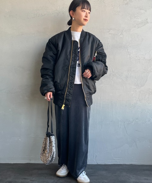 Alpha Industries（アルファインダストリーズ）の「[ALPHA/アルファ] MAｰ1 フライトミリタリージャケット（ミリタリージャケット・レディース・グレー/ブラック/オリーブ・M/L）」の4枚目の写真