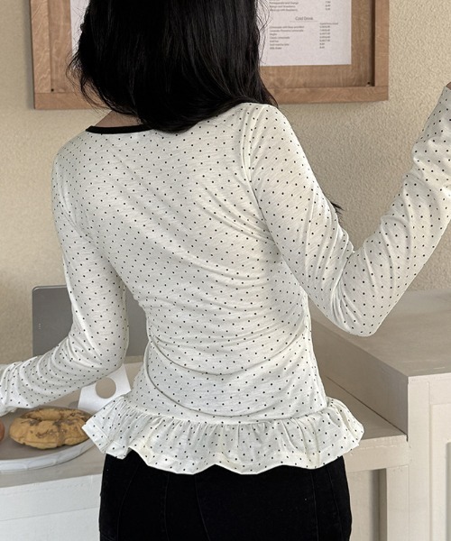 Mejoul(メジュール)の「【2026春夏新作】フロントリボン裾フリルドットロンT(Tシャツ/カットソー・レディース・ブラック/ホワイト・F)」の4枚目の写真