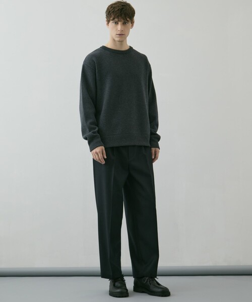 UNITED TOKYO(ユナイテッドトウキョウ)の「CASHMERE クルーネックニット(ニット/セーター・メンズ・モカ/ダークグレー・2/1)」の3枚目の写真