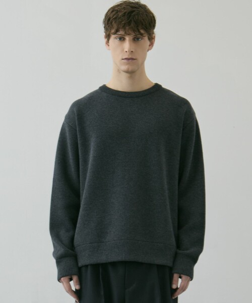 UNITED TOKYO(ユナイテッドトウキョウ)の「CASHMERE クルーネックニット(ニット/セーター・メンズ・モカ/ダークグレー・2/1)」の5枚目の写真