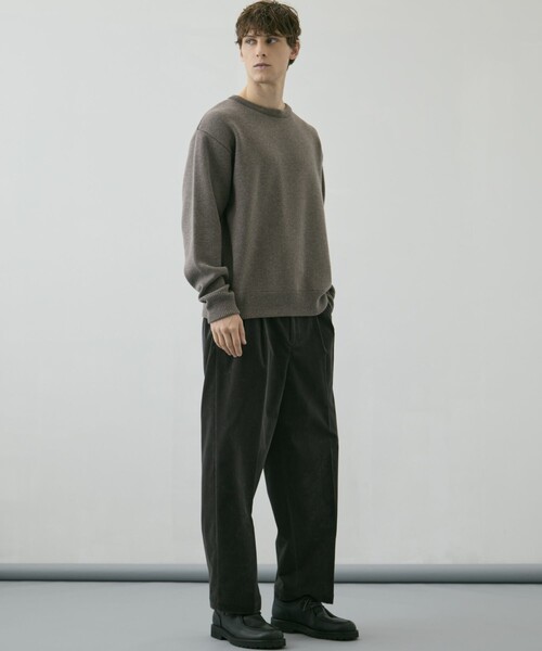 UNITED TOKYO(ユナイテッドトウキョウ)の「CASHMERE クルーネックニット(ニット/セーター・メンズ・モカ/ダークグレー・2/1)」の8枚目の写真