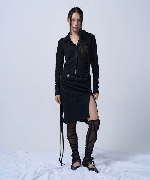 ZIZEMUSEUM(ジゼミュージアム)の「LAYERABLE BUTTON WRAP SKIRT (BLACK)(スカート・レディース・その他・OS)」の1枚目の写真