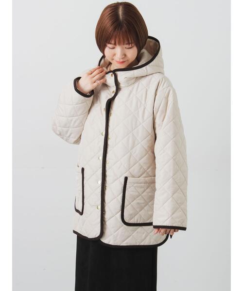 Lugnoncure（ルノンキュール）の「撥水フード付きスナップボタンリラックスキルトジャケット（その他アウター・レディース・チャコールグレー/ブラック/ベージュ・F）」の4枚目の写真