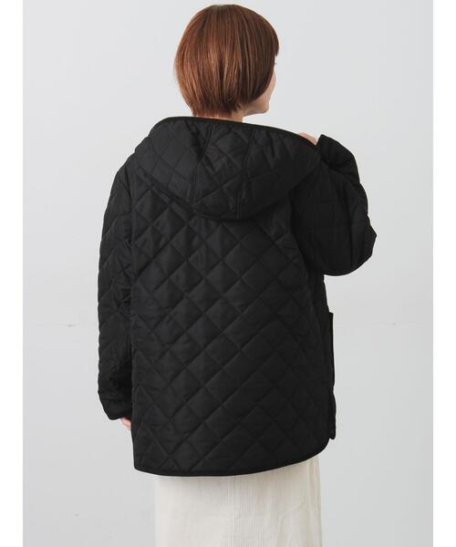 Lugnoncure（ルノンキュール）の「撥水フード付きスナップボタンリラックスキルトジャケット（その他アウター・レディース・チャコールグレー/ブラック/ベージュ・F）」の12枚目の写真