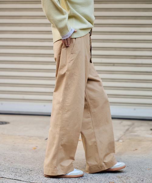 FRAMeWORK(フレームワーク)の「BURK 別注 ガチャベルト付きチノパン(チノパンツ・レディース・ネイビー/ベージュ・LARGE/MEDIUM/SMALL)」の13枚目の写真