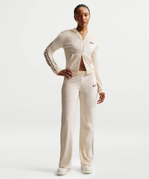 NIKE（ナイキ）の「《セットアップ対応商品》ナイキ スポーツウェア ウィメンズ フルジップ ロングスリーブ フーデッド トップス / Nike Sportswear Women's Full-Zip Long-Sleeve Hooded Top IQ0678-113 Coconut Milk（パーカー・レディース・ホワイト系その他2・XL/L/M/S/XS）」の4枚目の写真