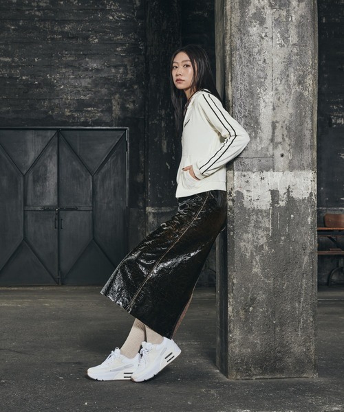 NIKE（ナイキ）の「《セットアップ対応商品》ナイキ スポーツウェア ウィメンズ フルジップ ロングスリーブ フーデッド トップス / Nike Sportswear Women's Full-Zip Long-Sleeve Hooded Top IQ0678-113 Coconut Milk（パーカー・レディース・ホワイト系その他2・XL/L/M/S/XS）」の11枚目の写真