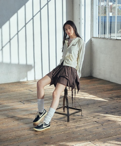 NIKE（ナイキ）の「《セットアップ対応商品》ナイキ スポーツウェア ウィメンズ フルジップ ロングスリーブ フーデッド トップス / Nike Sportswear Women's Full-Zip Long-Sleeve Hooded Top IQ0678-113 Coconut Milk（パーカー・レディース・ホワイト系その他2・XL/L/M/S/XS）」の14枚目の写真