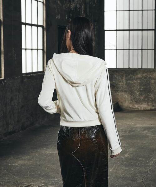 NIKE（ナイキ）の「《セットアップ対応商品》ナイキ スポーツウェア ウィメンズ フルジップ ロングスリーブ フーデッド トップス / Nike Sportswear Women's Full-Zip Long-Sleeve Hooded Top IQ0678-113 Coconut Milk（パーカー・レディース・ホワイト系その他2・XL/L/M/S/XS）」の7枚目の写真