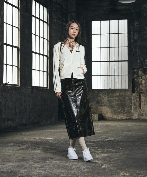 NIKE（ナイキ）の「《セットアップ対応商品》ナイキ スポーツウェア ウィメンズ フルジップ ロングスリーブ フーデッド トップス / Nike Sportswear Women's Full-Zip Long-Sleeve Hooded Top IQ0678-113 Coconut Milk（パーカー・レディース・ホワイト系その他2・XL/L/M/S/XS）」の8枚目の写真