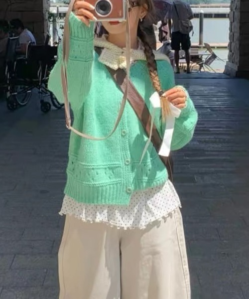 gossip!ロサンゼルス(ゴシップロサンゼルス)の「レディース 韓国風 ニット ゆったりカジュアルカーディガン 日常&シンプル(カーディガン/ボレロ・レディース・ブルー/グリーン/オフホワイト・FREE)」の6枚目の写真